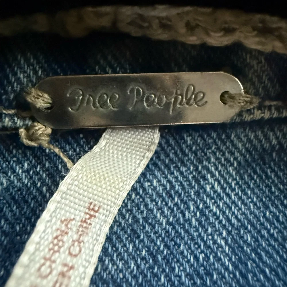 FREE PEOPLE Denim Jacket with Gray Knit Hooded Sleeves S - Picture 7 of 10